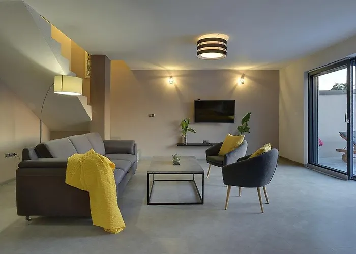 Nika Villa *