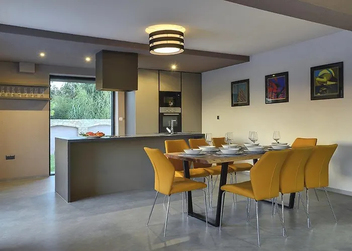 Nika Villa *