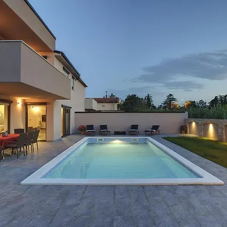 Nika Villa *